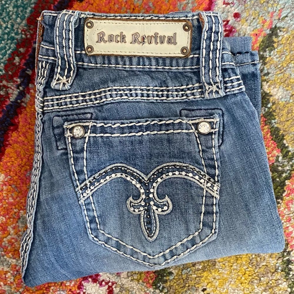 Rock Revival Alanis Rhinestone Capris Jeans - Picture 14 of 14